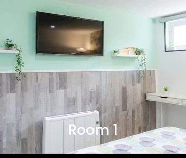 Calle Paulina Odiaga, Madrid, Community of Madrid 28019 - Photo 5