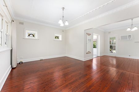 8 Waterside Crescent, Earlwood NSW 2206 - House For Rent | Domain - Photo 2