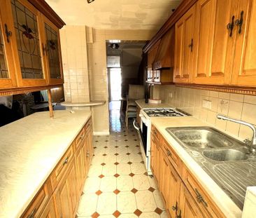 3 bedroom semi-detached house to rent - Photo 5