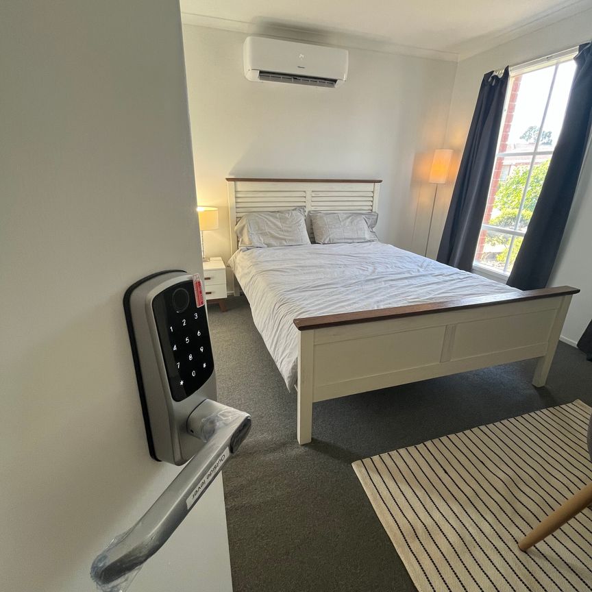 Roxburgh Park - Photo 1