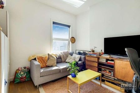 Linden Avenue, Kensal Rise, NW10 - Photo 2