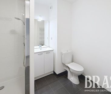 Location Appartement 2 pièces 46m² LES SABLES D OLONNE 85100 - Photo 6