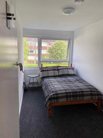 High quality refurbished property - Photo 4