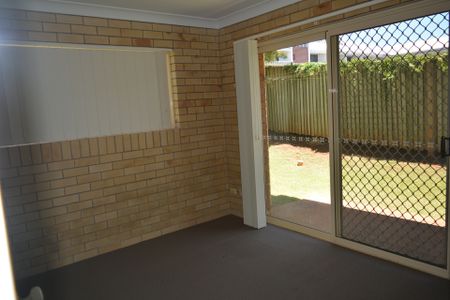 10/5 Clifford Street, TOOWOOMBA CITY - Photo 3