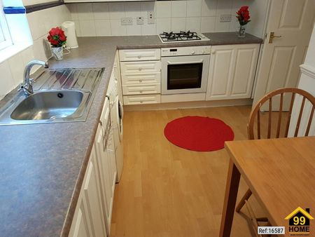 3 bed Flat in 200 Mile End Road , London, E1 4LD - Photo 2