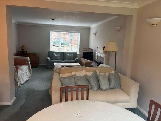 Priorsfield, Marlborough, SN8 - Photo 1