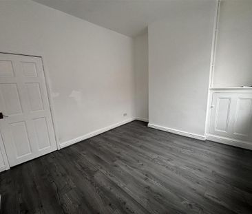 3 bedroom end of terrace house to rent - Photo 5