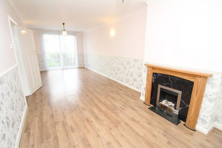 3 bedroom end of terrace house to rent - Photo 5