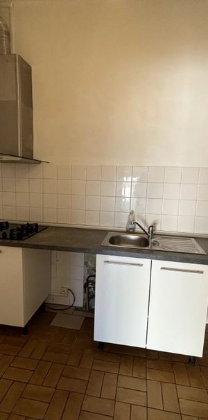 Location Appartement 1 pièce 30m² NIMES 30000 - Photo 1