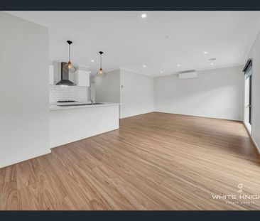 Modern & Low-Maintenance Living in Thornhill Park - Photo 2