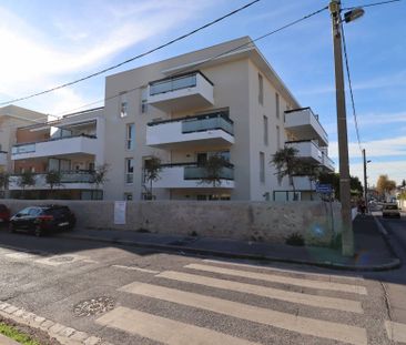 A la location appartement 3 pièces de 62 m² avec terrasse et deux p... - Photo 1