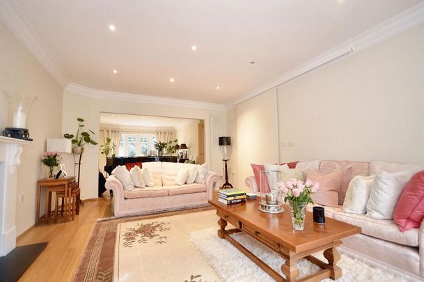 5 bedroom detached house to rent - Photo 1