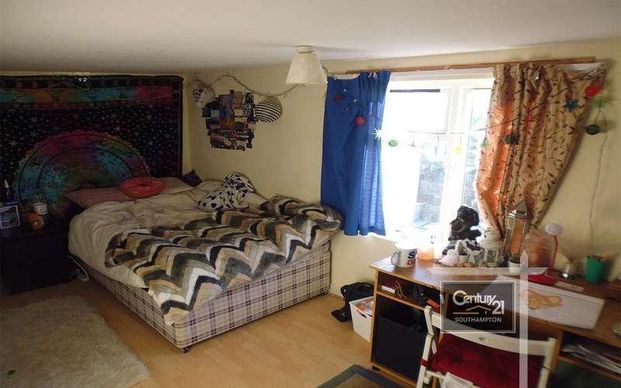 |ref: |, Honeysuckle Road, Southampton, SO16 - Photo 1