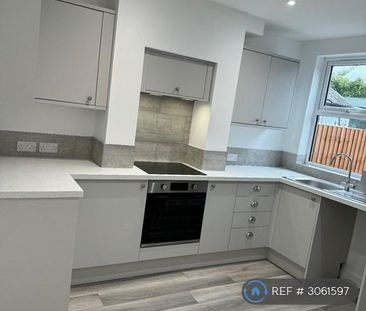 3 bedroom terraced house to rent - Photo 3