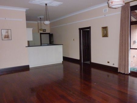 218 Eighth Avenue, Inglewood, WA 6052 - Photo 3