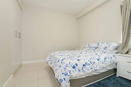2 BEDROOM APARTMENT - CITY LIVING ! - Photo 3