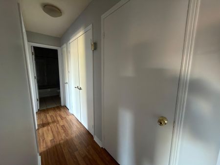 For Lease - 155 Colborne Street Unit# 8, Oshawa, Ontario - Photo 3