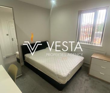 4 bedroom terraced house to rent - Photo 5