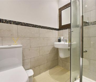 1 bedroom in a house share to rent - Photo 6