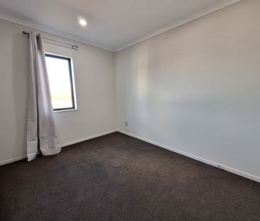 Spacious 2 bedroom Apartment - Photo 2