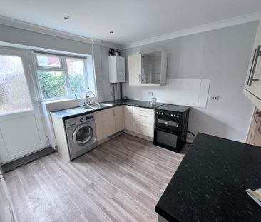 3 bedroom terraced house to rent - Photo 5