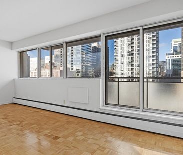 Mid-rise apartment building in Centretown - One-month free rent on ... - Photo 3