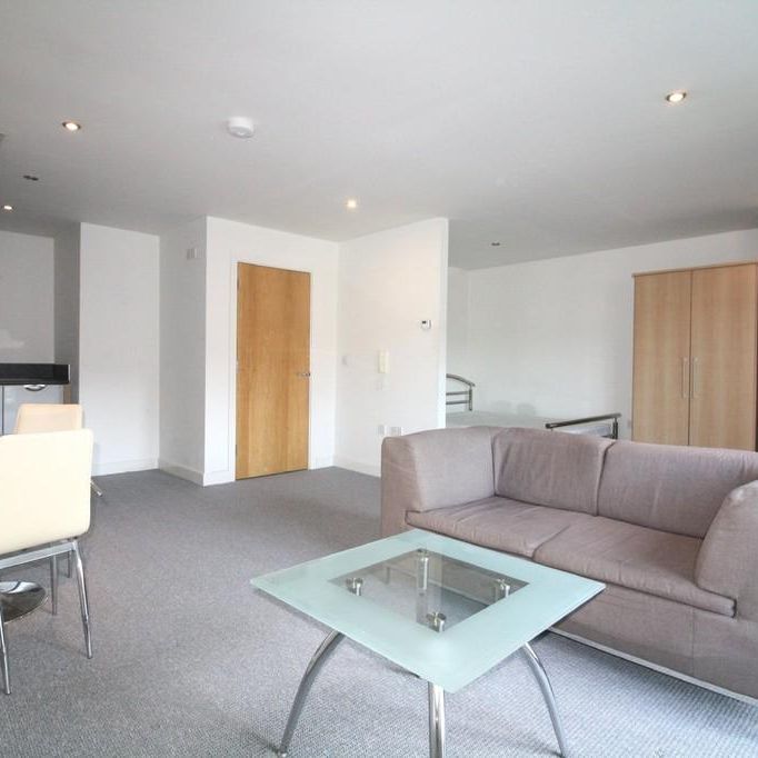 Studio to rent - Photo 1
