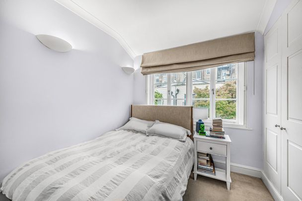 Bathurst Mews, Hyde Park, London, W2 - Photo 1