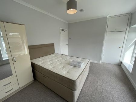 1 bedroom in a house share to rent - Photo 5