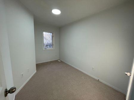 For Lease - 2900 Rio Court Unit# 3, Mississauga, Ontario - Photo 3