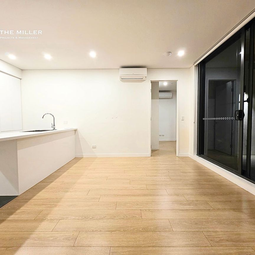 Oversized 1bedder | 3min to Station - Photo 1