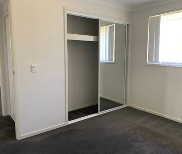 Four Bedroom Townhouse - Photo 2