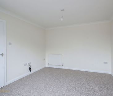 3 bed end of terrace house to rent in Southfields Road, Littlehampt... - Photo 3