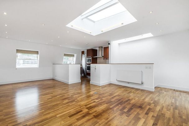 3 bedroom flat to rent - Photo 1