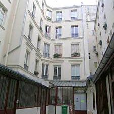 Logement à Paris, Location meublée - Photo 1