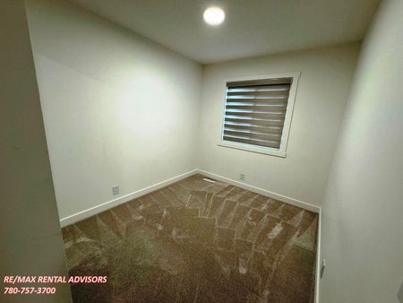 UPPER 103 Castlegreen Close Northeast - Photo 3