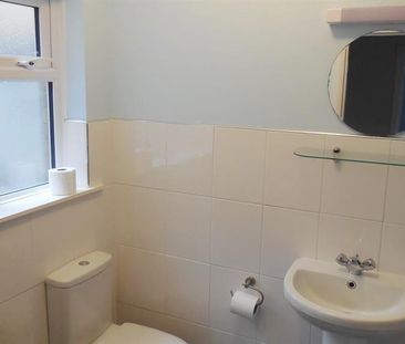 3 bedroom flat to rent - Photo 1