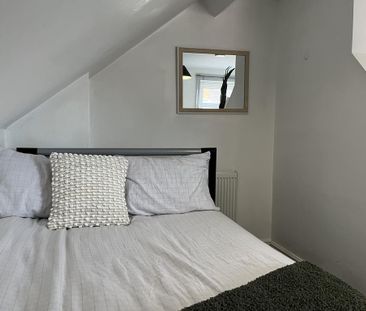 5 bedroom semi-detached house to rent - Photo 5