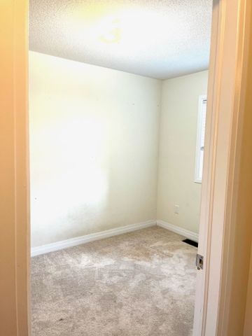 For Lease - 8 Bedford Estates Crescent, Barrie, Ontario - Photo 3