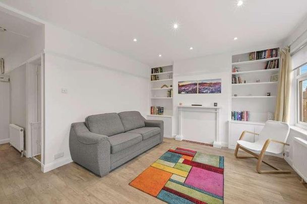 Rothesay Avenue, Wimbledon Chase, London, SW20 - Photo 1