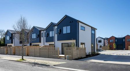 Brand new two bed, two bath townhouse - Photo 3