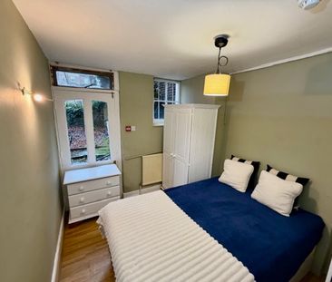 Studio Flat, Elsham Road, W14 - Photo 3