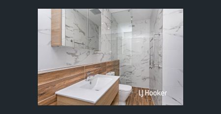 Stylish Apartment Living... - Photo 2