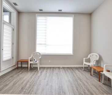 For Lease - 3265 Carding Mill Trail Unit# 101, Oakville, Ontario - Photo 6