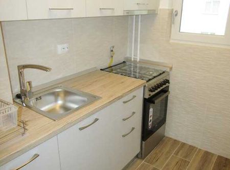 Garsoniera 30 mp, decomandata, prima inchiriere, zona B-dului Nicolae Titulescu - Fotografie 4