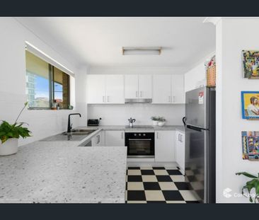 SURFS UP!! - Photo 4