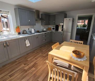 2 bedroom bungalow to rent - Photo 2