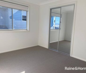 Modern Townhouse Living by the Shoalhaven River - Photo 6