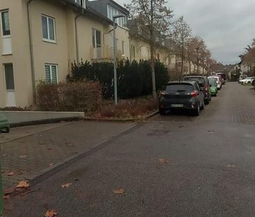 Ruhiges, möbliertes 1-Zi.-DG-Apartment in Karlsruhe-Neureut - Photo 2