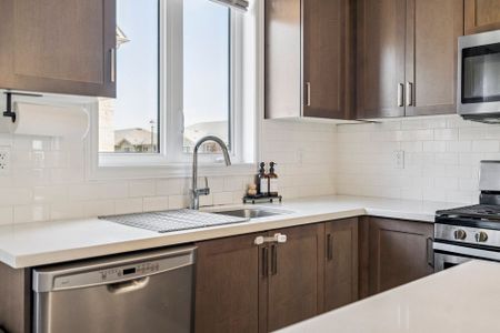 For Lease - 1890 RYMAL Road Unit# 130, Hamilton, Ontario - Photo 4